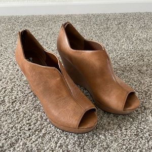 B.P. Brown Leather Wedges